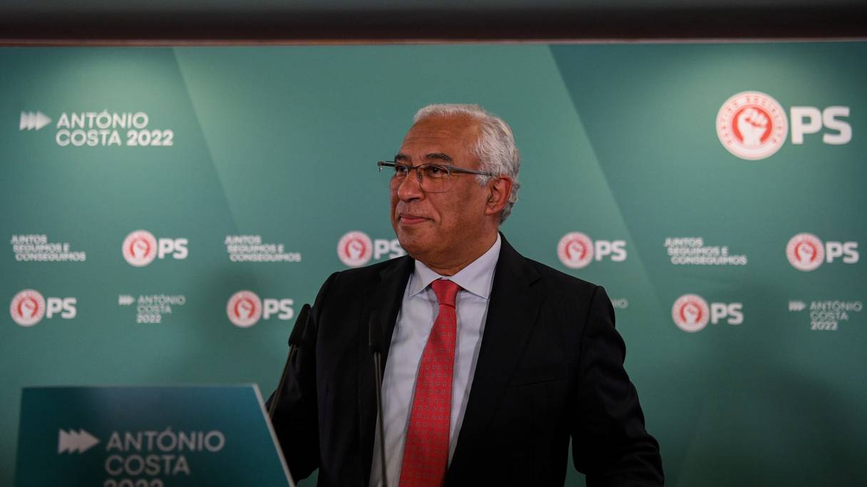 Le Premier ministre portugais et chef du Parti socialiste (PS) Antonio Costa prononce un discours à Lisbonne, le 30 janvier 2022.
